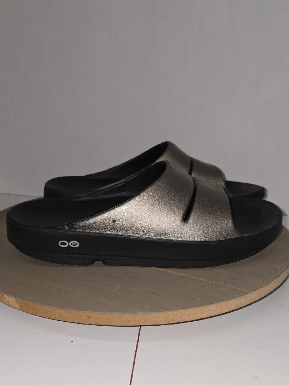 OOFOS comfortable slip